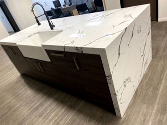 Refinishing kitchen cabinets quartz granite