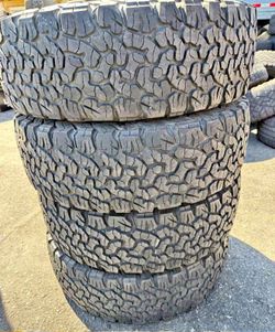 285/60/20 bfgoodrich vendo un set de llantas usadas excelente condiciones de vida las 4 ✅🤩I am selling a set of used tires, all 4 in excellent living