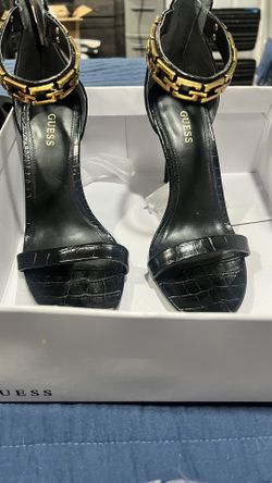 Guess Kaida 7. Chained Ankle