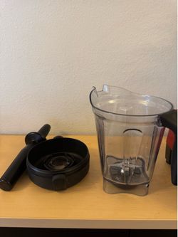 Vitamix 5300 Blender - red - 64oz container + tamper