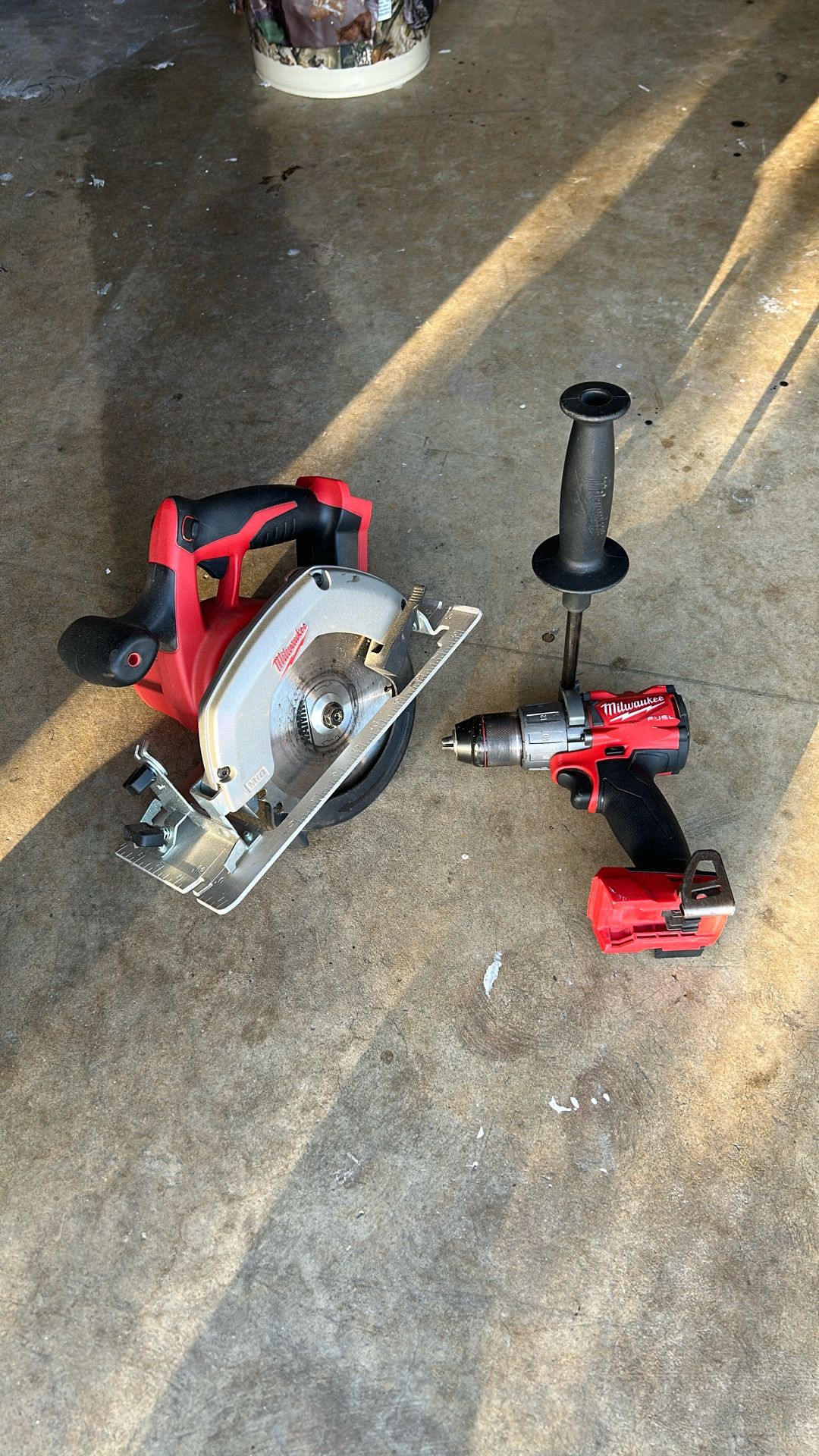 Milwaukee - 1/2 HAMMER DRILL/DRIVER - 6-1/2 CIRCULAR SAW