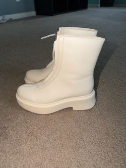 White platform boots size 5.5