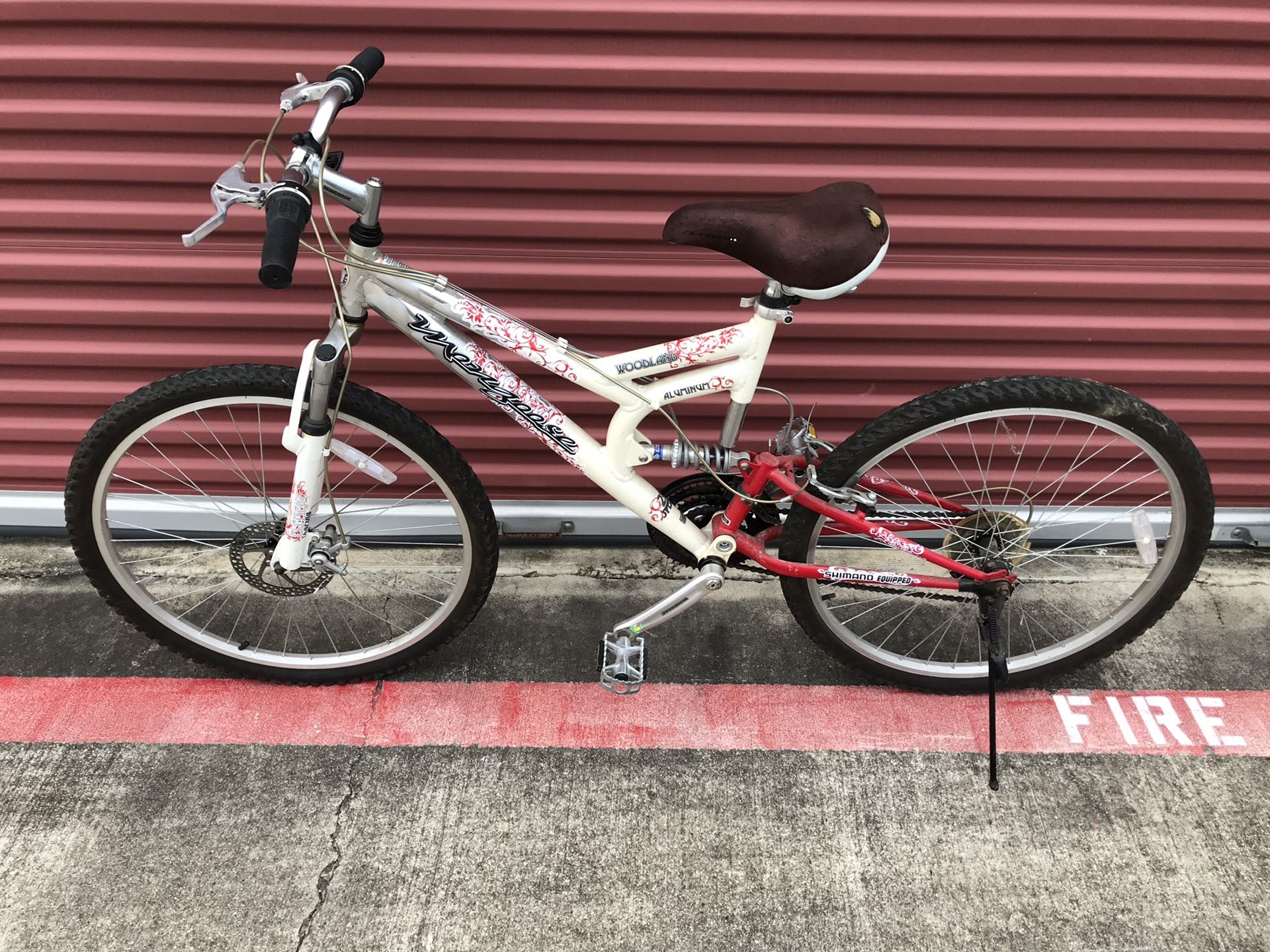 Mongoose Woodland Aluminum Bike Element Racing Mountain Bicycle 21 Speed