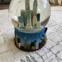 New York City Snow Globe Souvenir — Collectible MOVING OUT SALE