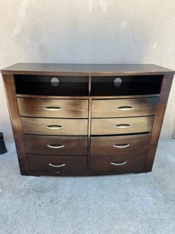 3 drawer set (from jeromes furniture)