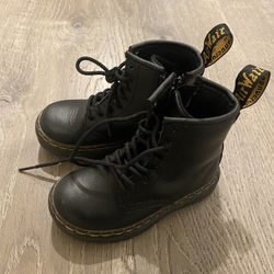 Kids Dr Martens 