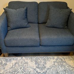 Loveseat Couch/Sofa