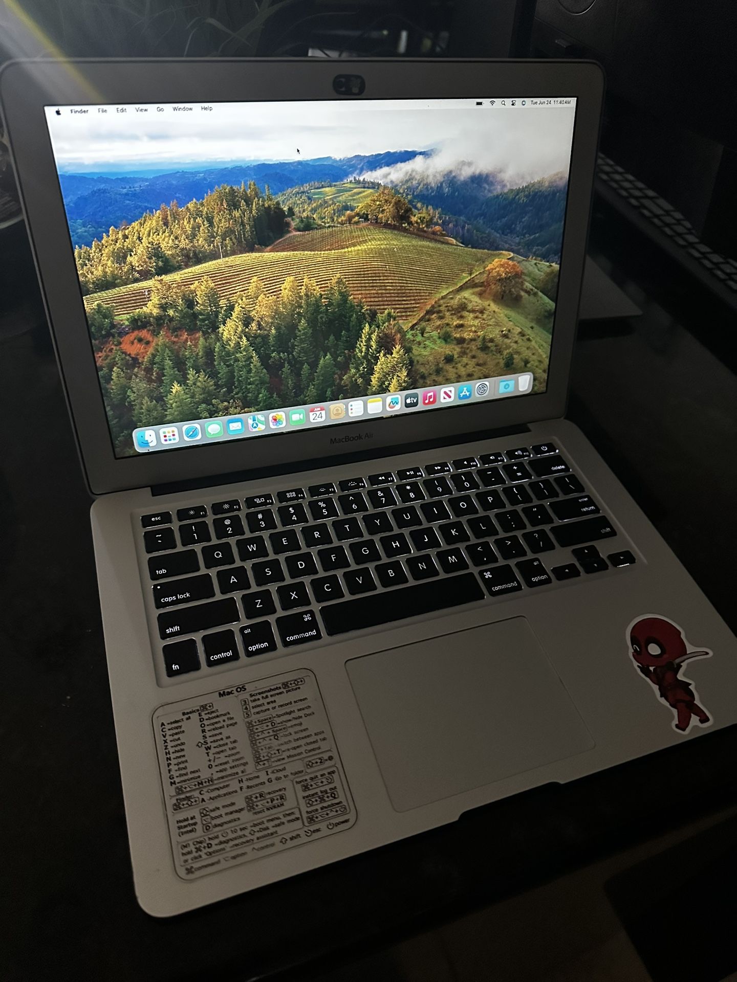 2017 MacBook Air / i5 / 8GB RAM / 128GB SSD