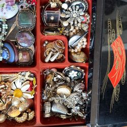 Vintage Jewelry Box With Costume Jewelry