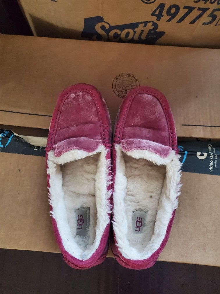 Uggs Moccasin  Women  Size 8.5