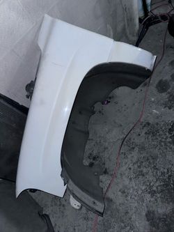 Yukon 04-06 Front Fenders