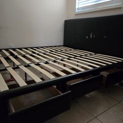 FREE KING SIZE BED FRAME. With DRAWERS 