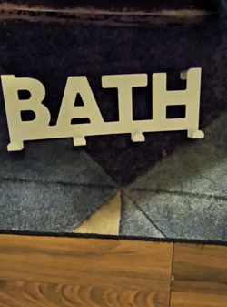Over the door bathroom towel rack