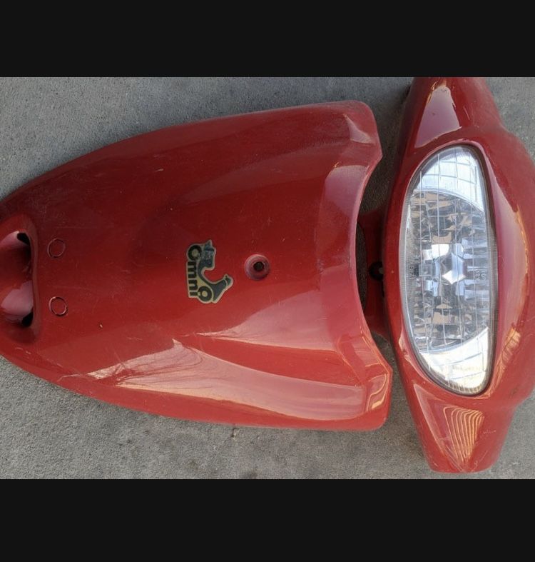 Scooter 50cc . Head Light Cover