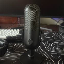 🔥Razer Seiren V3 Chroma – Tap-to-Mute,RGB Glow,Elite Sound,Perfect for Gaming🔥