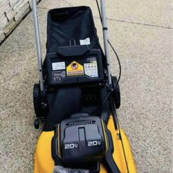 DEWALT 20V MAX 21 in. Brushless Cordless Battery Powered Self Propelled Lawn Mower Kit with (2) 10Ah