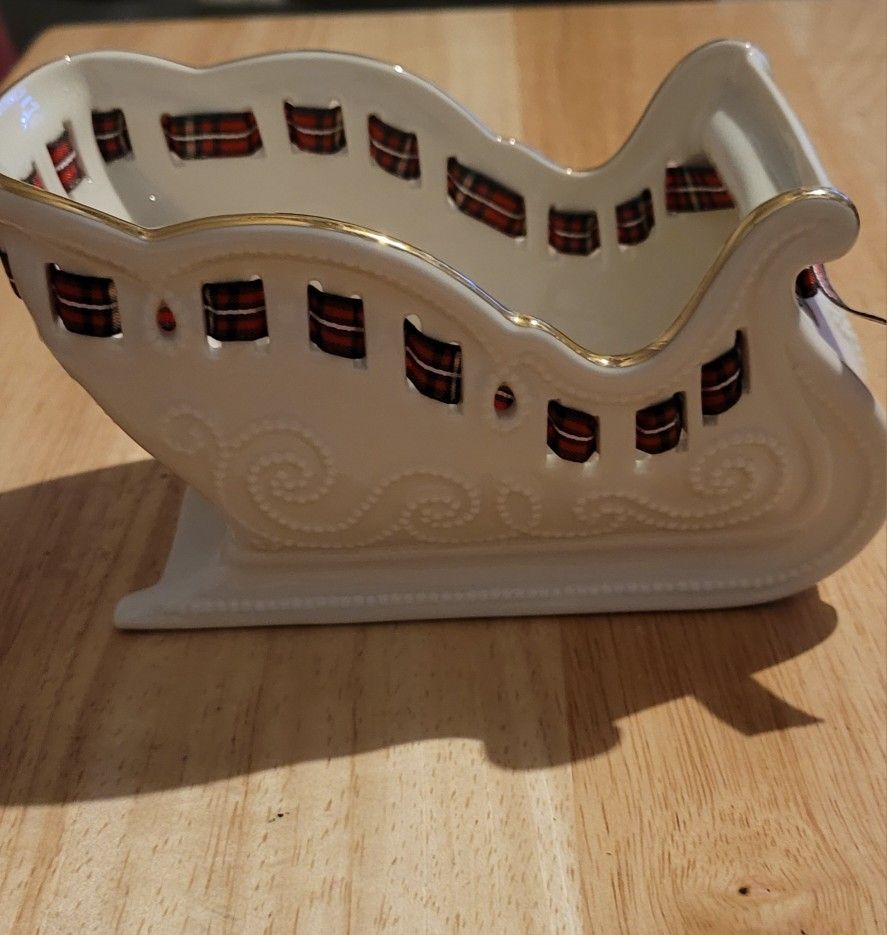 Vtg LENOX Giftables Christmas Sleigh White Porcelain Candy Dish