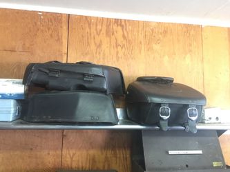 Harley road king bags and tour pack in leather $350