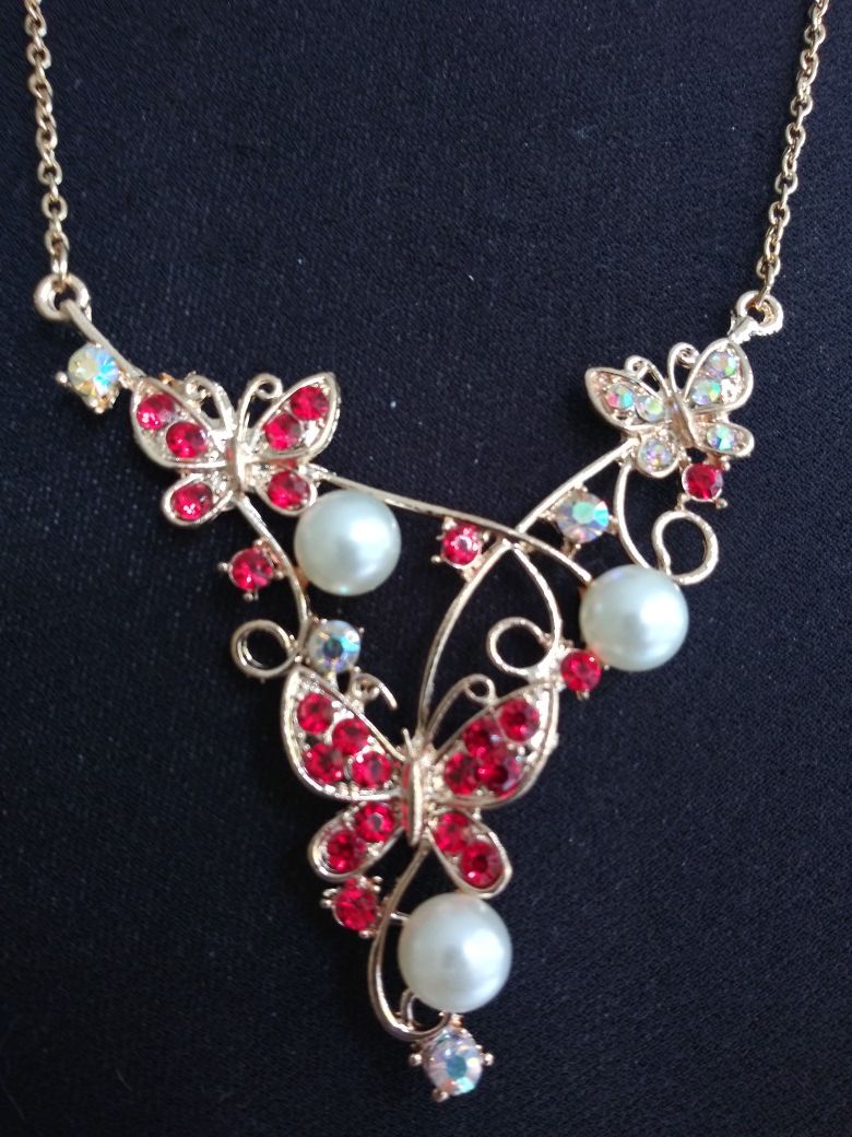 BARBARA JOHNSON~ BUTTERFLY~ CZ& PEARLS GOLD PLATED NECKLACE