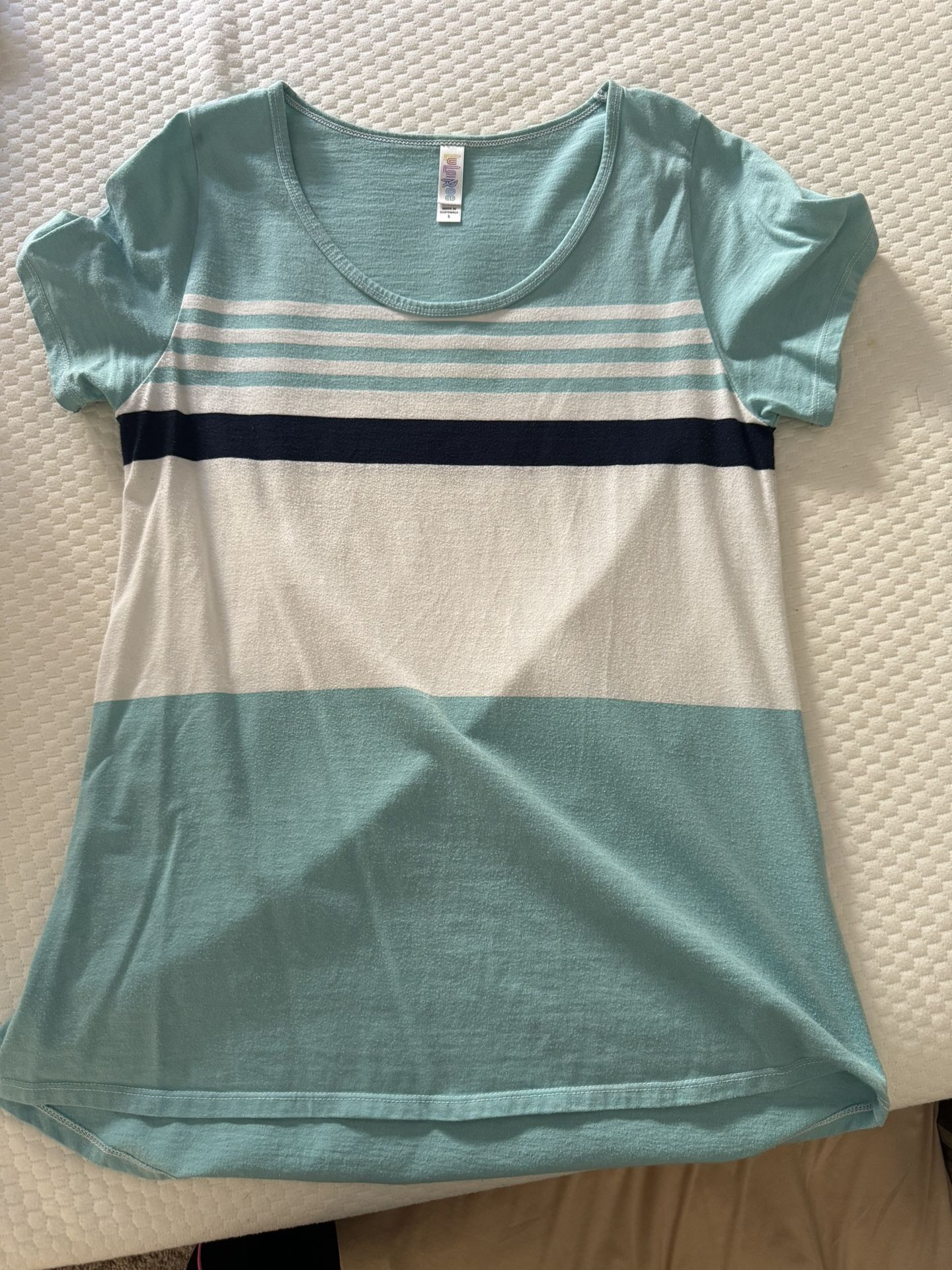 Lularoe top