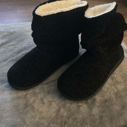 Black Fuzzy Boots