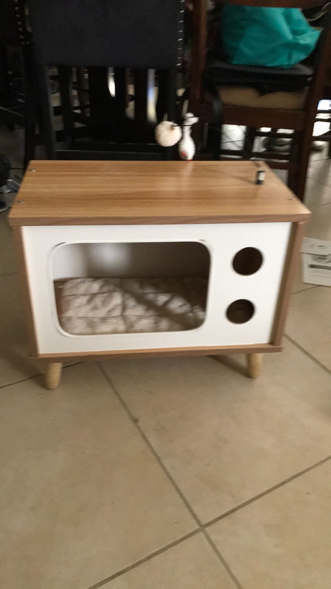 2x1x1.4 Ft Tv Cat House