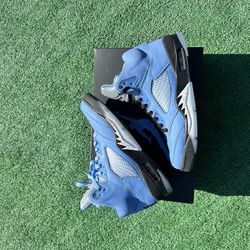 Jordan 5 UNC 