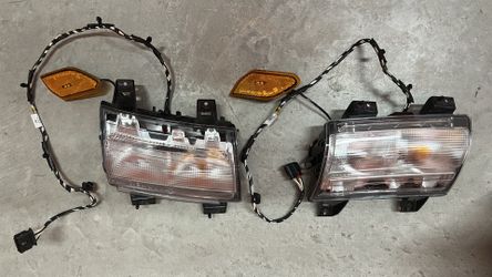 Jeep Gladiator WILLYS Front Fact Halogen Turn Signals & Side Marker 2021 ORIGINAL