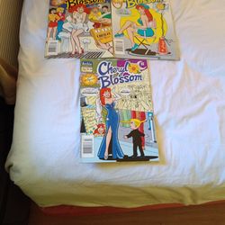 Cheryl blossom goes to Hollywood