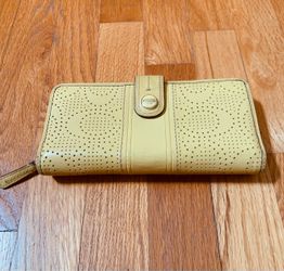 Vintage Coach Leather Yellow Wallet Perforated Snap Signature C Billfold Purse EUC