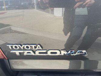 2015 Toyota Tacoma Thumbnail