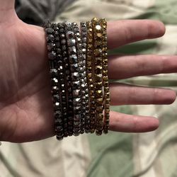 Set of stretch bracelets