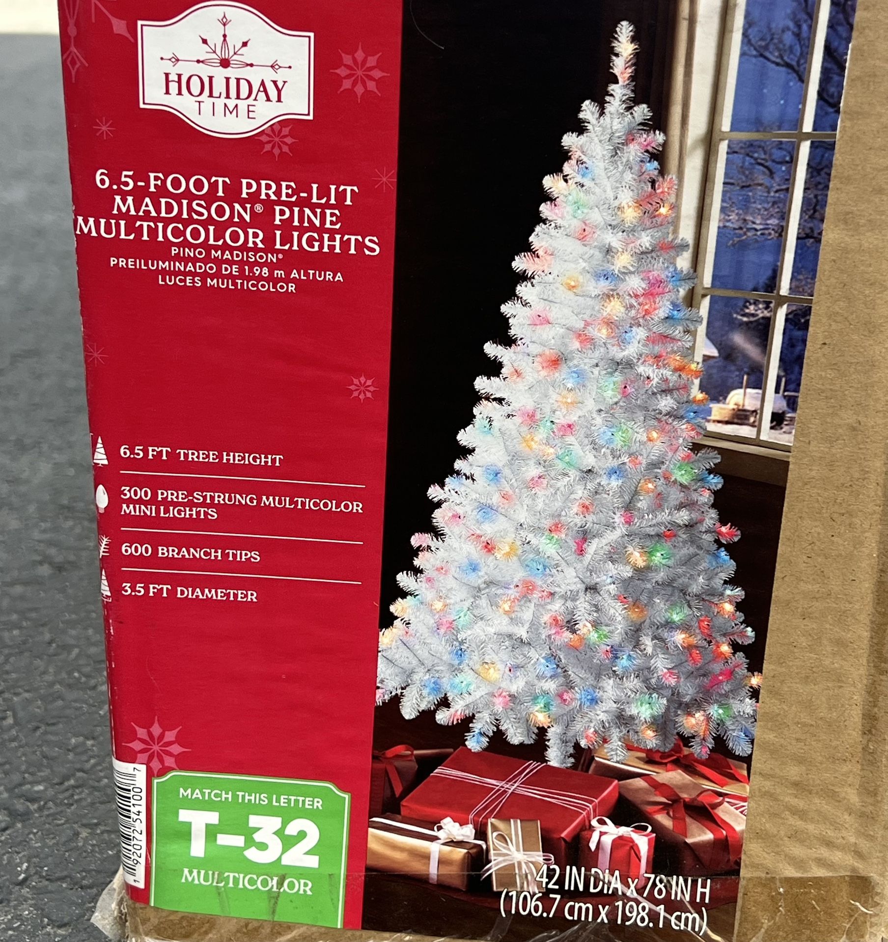 Christmas Tree 6.5 FT White With Lights Very Good Conditions