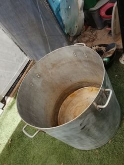 Large pot 22' high 22'wide