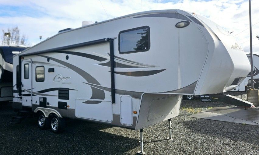 2011 Keystone Cougar 246RLS