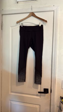 Women’s Lululemon black running leggings size 6