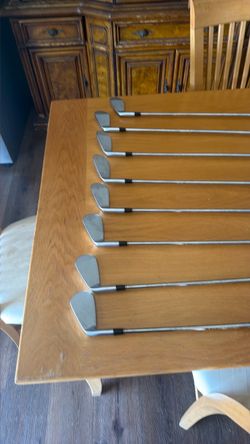Srixon ZXi4 iron 4-PW A right hand clubs, regular flex
