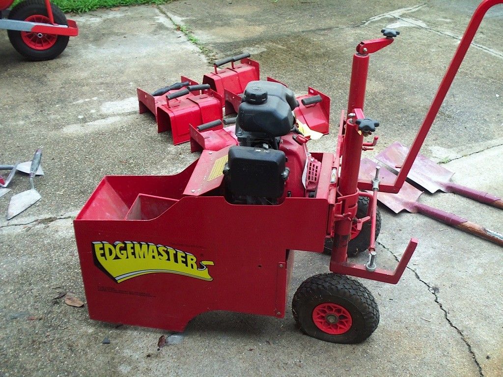 Honda Edgemaster Curb machine