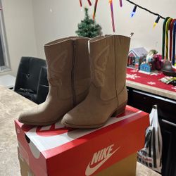 Girls Boots Light Brown Size 4