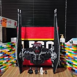 LEGO  Kylo Ren's TIE Fighter 75179