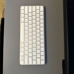 Apple Keyboard