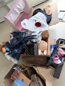 Free kids / women’s / house hold must take everything