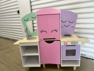 Kids play kitchen