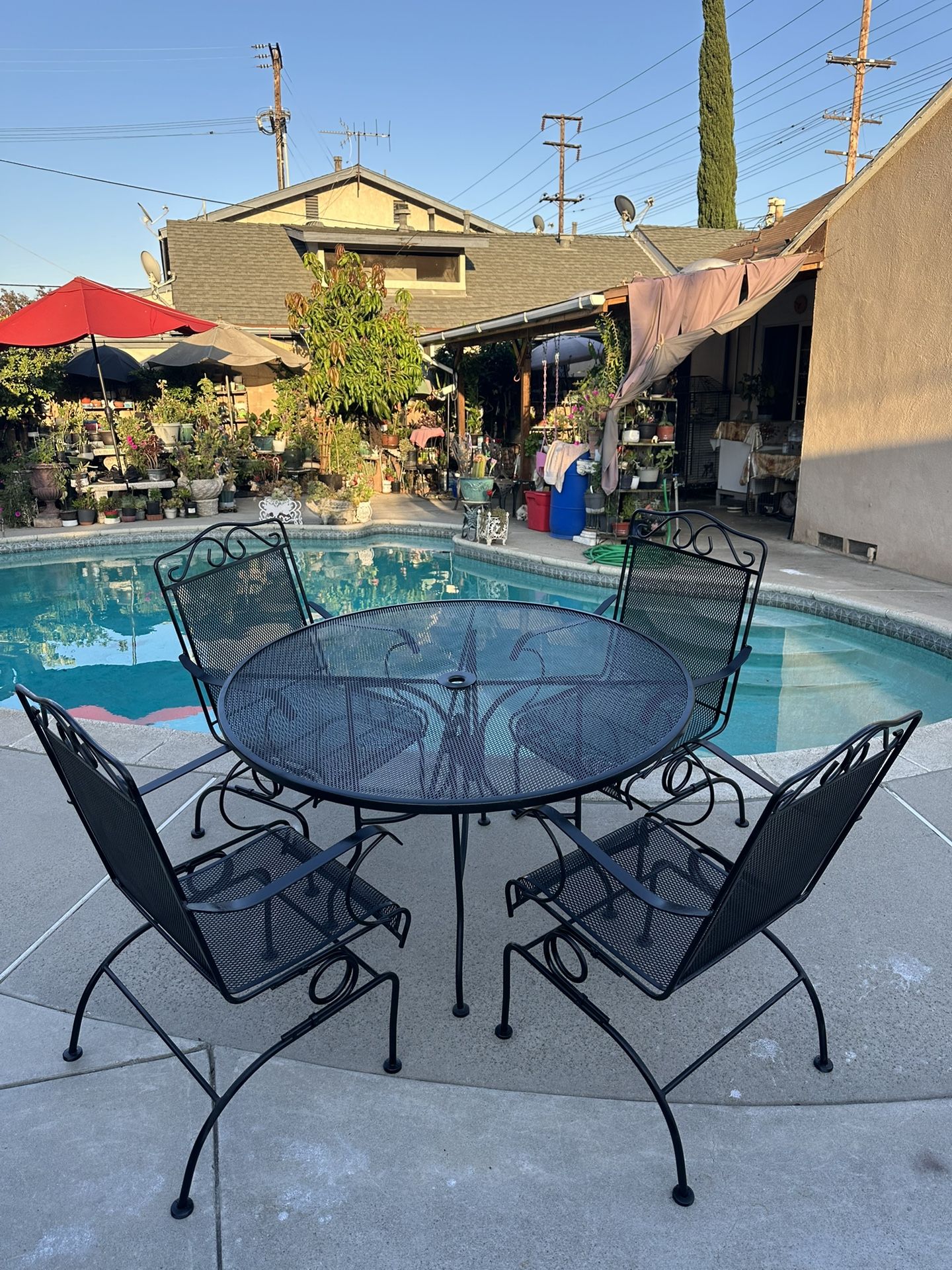 Gorgeous Outdoor Patio Set!!