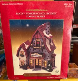 Santa’s Workbench “The Gingerbread Bakery” Lighted House