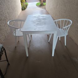 Dining Room Table & Chair
