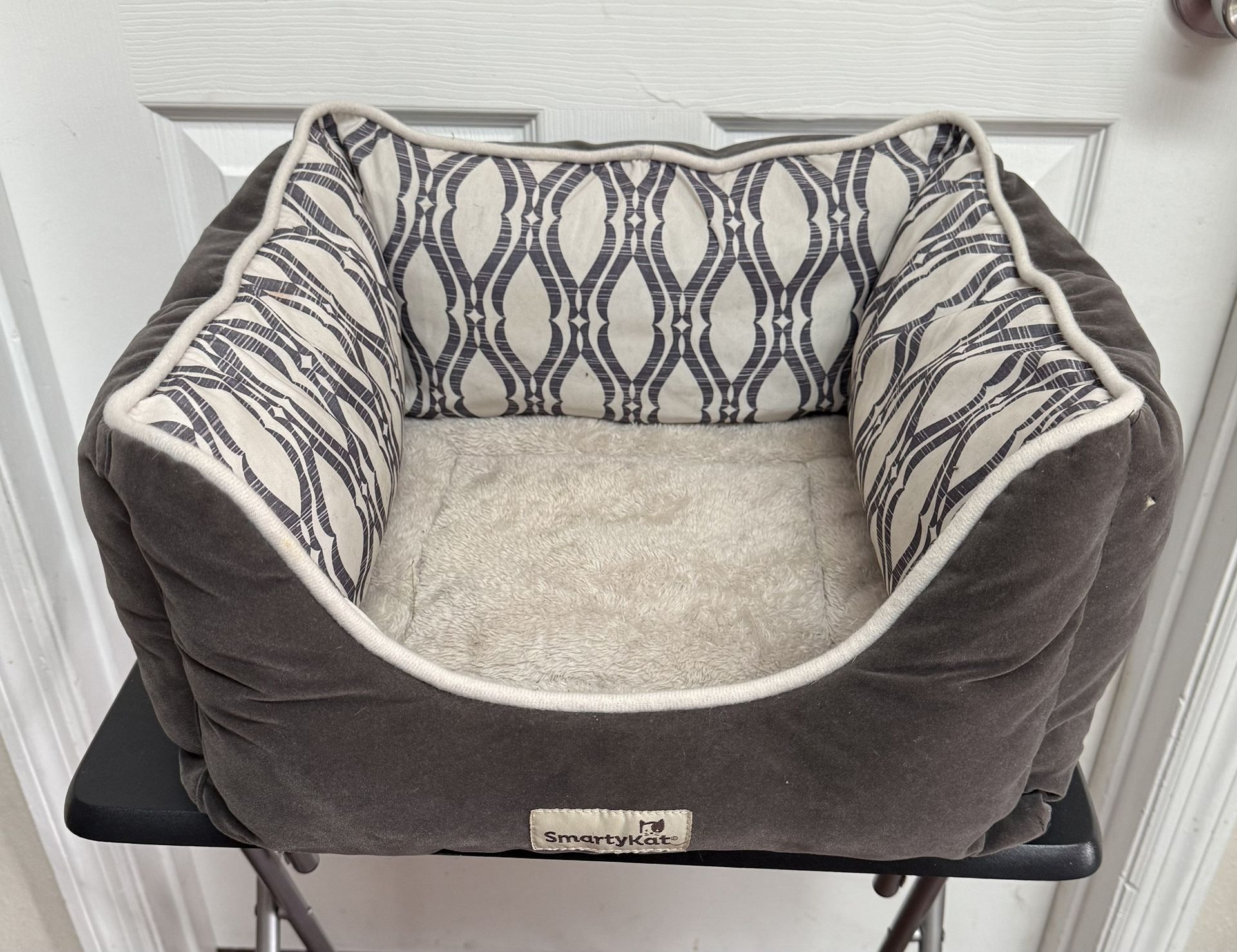 Small Cat Pet Bed just $5