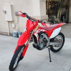 Dirt Bike  Honda  2018 CRF 450R 