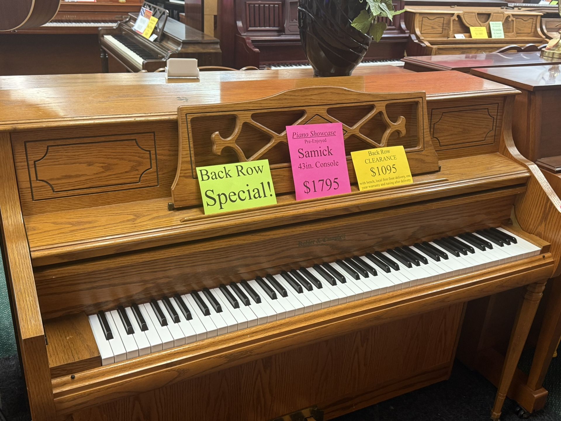 Samick Console piano