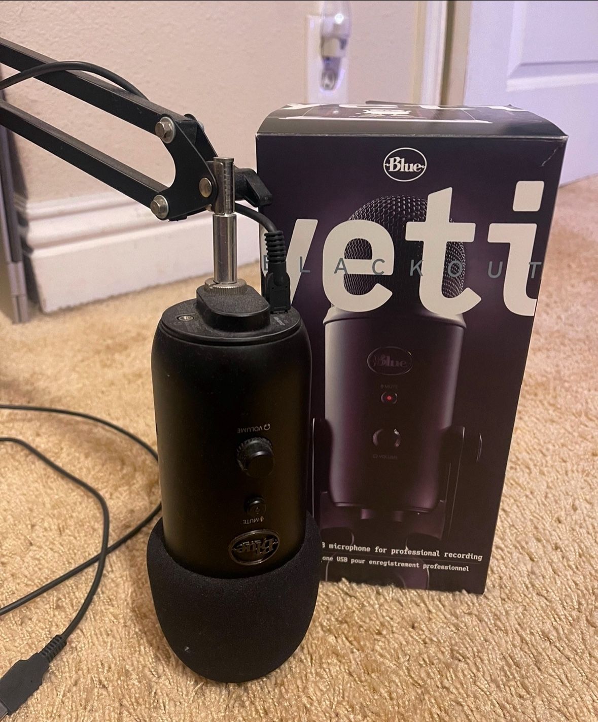 Yeti Blue Microphone With Desk Stand